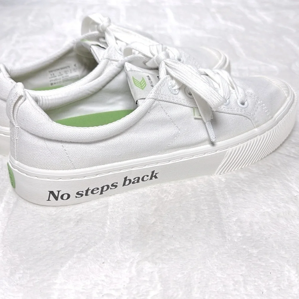 Cariuma x Crooked Sneakers Women 7.5 White Canvas No Steps Back Low Top